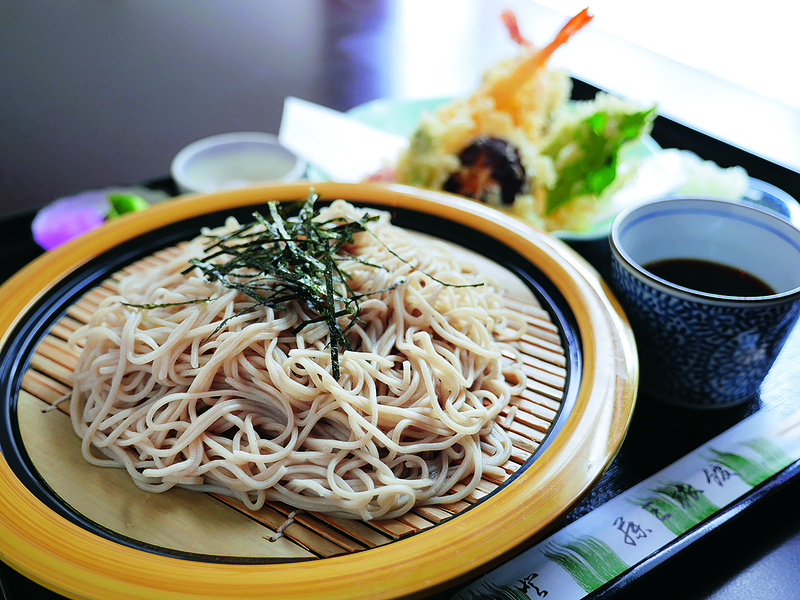 鉛温泉藤三旅館 お食事処 灯